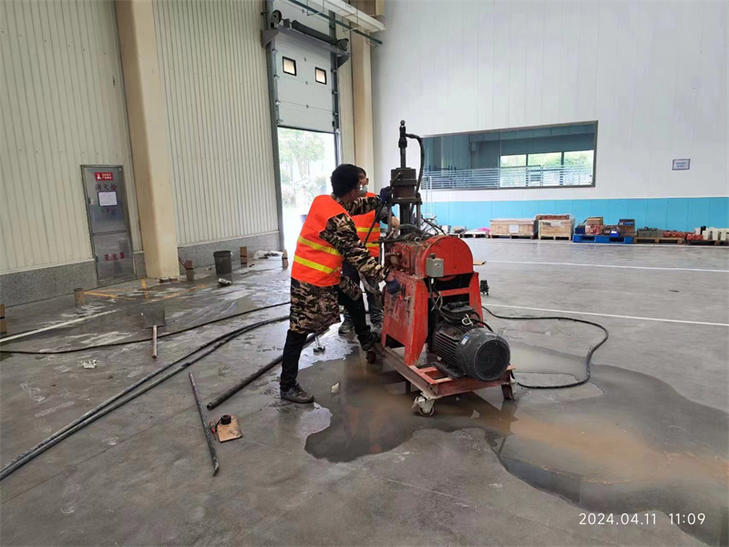 阿拉善左厂房地面下沉塌陷注浆加固施工